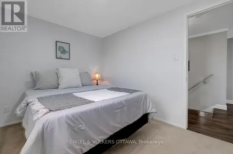 6138 Vineyard Drive Ottawa ON K1C 2N6