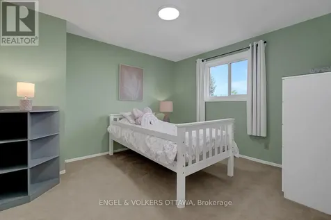 6138 Vineyard Drive Ottawa ON K1C 2N6