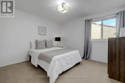 6138 Vineyard Drive Ottawa ON K1C 2N6
