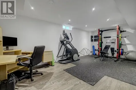 6138 Vineyard Drive Ottawa ON K1C 2N6
