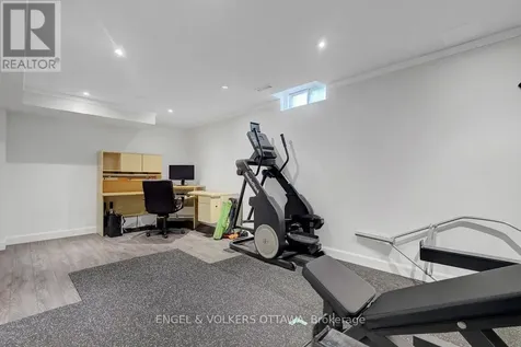 6138 Vineyard Drive Ottawa ON K1C 2N6