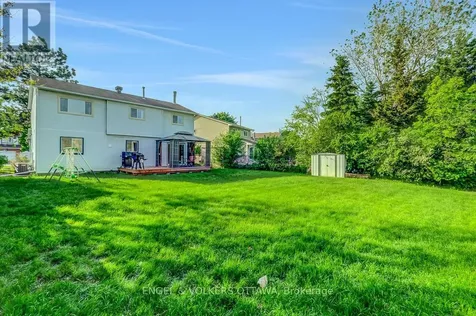 6138 Vineyard Drive Ottawa ON K1C 2N6
