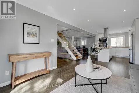 6138 Vineyard Drive Ottawa ON K1C 2N6