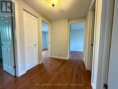 93 Melanie Crescent Ottawa ON K2L 2E4