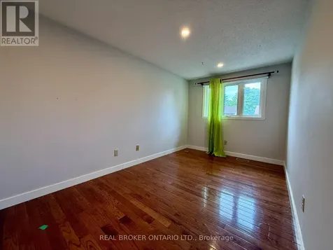 93 Melanie Crescent Ottawa ON K2L 2E4