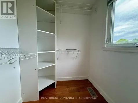 93 Melanie Crescent Ottawa ON K2L 2E4