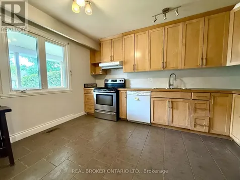 93 Melanie Crescent Ottawa ON K2L 2E4
