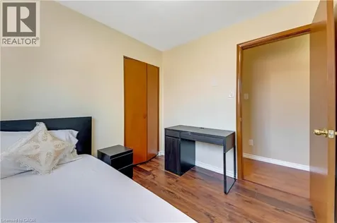 402 Lakeview Drive Waterloo ON N2L 4Z6