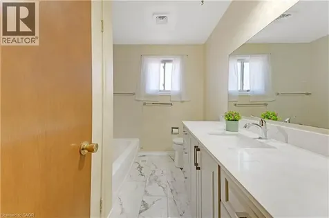 402 Lakeview Drive Waterloo ON N2L 4Z6