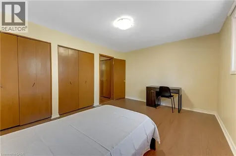 402 Lakeview Drive Waterloo ON N2L 4Z6