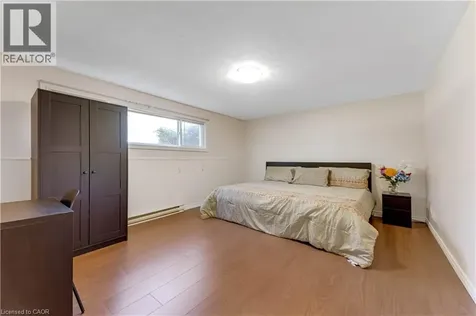 402 Lakeview Drive Waterloo ON N2L 4Z6