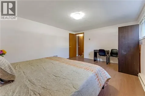402 Lakeview Drive Waterloo ON N2L 4Z6