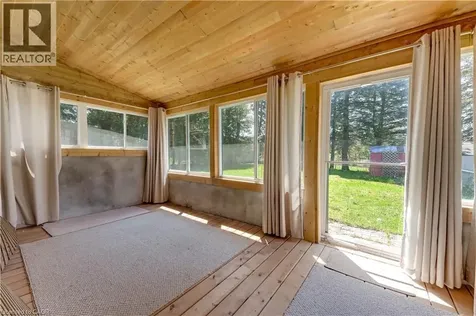 402 Lakeview Drive Waterloo ON N2L 4Z6