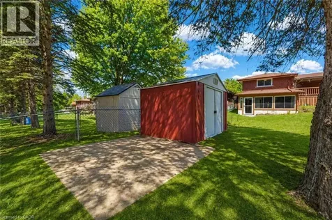 402 Lakeview Drive Waterloo ON N2L 4Z6