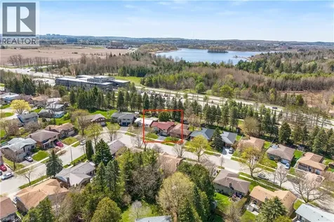 402 Lakeview Drive Waterloo ON N2L 4Z6
