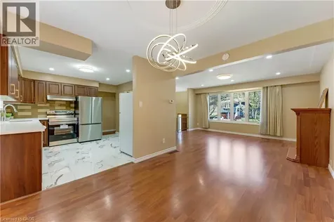 402 Lakeview Drive Waterloo ON N2L 4Z6