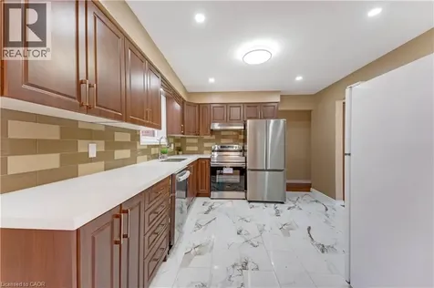 402 Lakeview Drive Waterloo ON N2L 4Z6