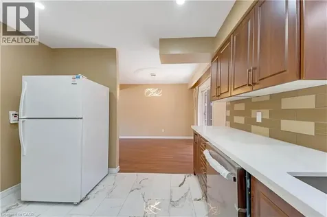 402 Lakeview Drive Waterloo ON N2L 4Z6