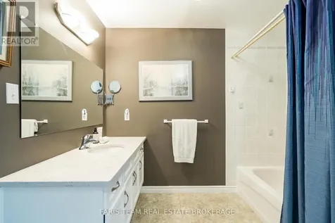 46 Greenwood Avenue Oro-medonte ON L0K 1E0
