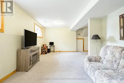 46 Greenwood Avenue Oro-medonte ON L0K 1E0