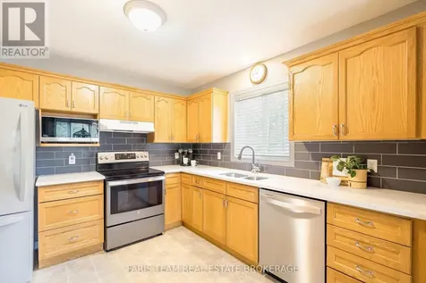 46 Greenwood Avenue Oro-medonte ON L0K 1E0