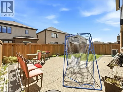 22 Lillian Way Caledonia ON N3W 0C6