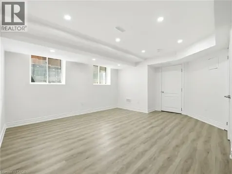 22 Lillian Way Caledonia ON N3W 0C6