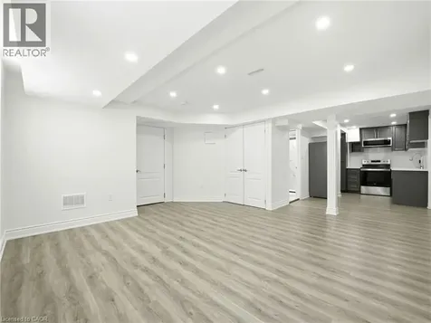 22 Lillian Way Caledonia ON N3W 0C6