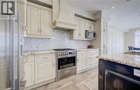 121 Oak Park Drive Waterloo ON N2K 0B3