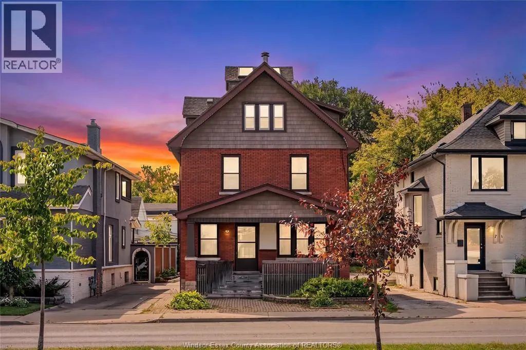 79 Giles Boulevard East Windsor ON N9A 4B8