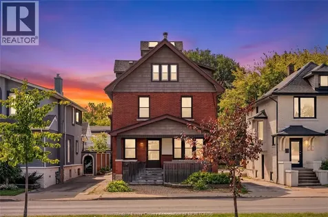 79 Giles Boulevard East Windsor ON N9A 4B8