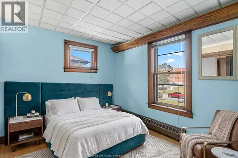 79 Giles Boulevard East Windsor ON N9A 4B8