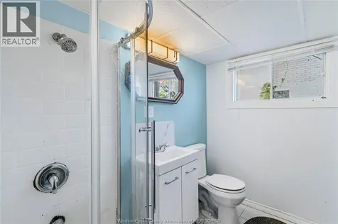 79 Giles Boulevard East Windsor ON N9A 4B8