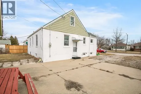 2653 Alexis Street Windsor ON N8W 3Z7