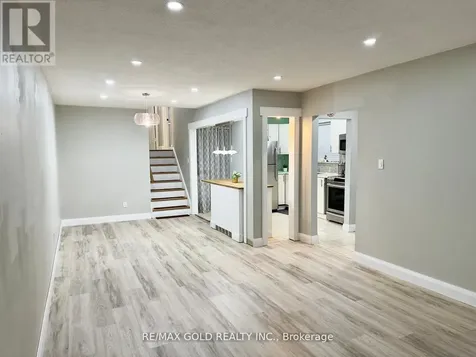 156 Mooregate Crescent Kitchener ON N2M 2G1