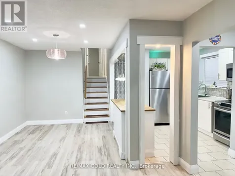 156 Mooregate Crescent Kitchener ON N2M 2G1