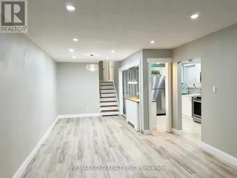 156 Mooregate Crescent Kitchener ON N2M 2G1