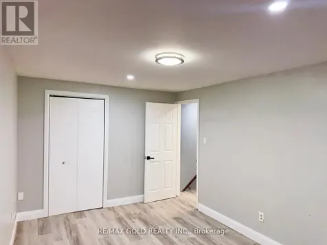156 Mooregate Crescent Kitchener ON N2M 2G1