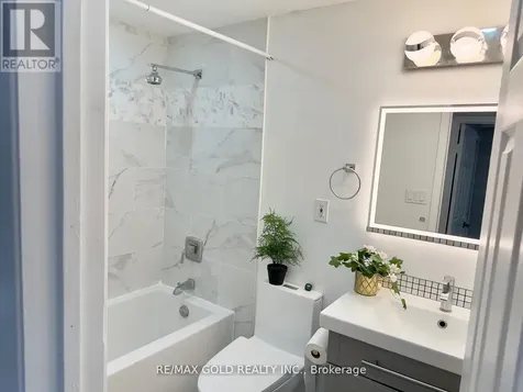 156 Mooregate Crescent Kitchener ON N2M 2G1