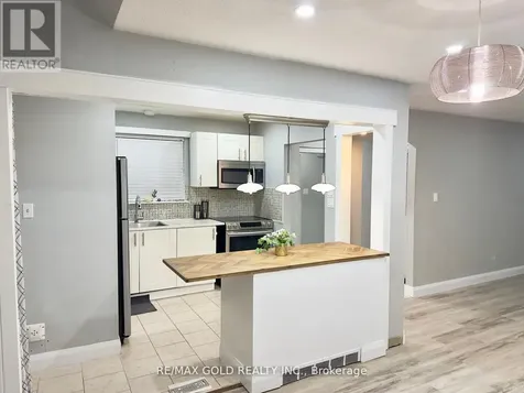 156 Mooregate Crescent Kitchener ON N2M 2G1