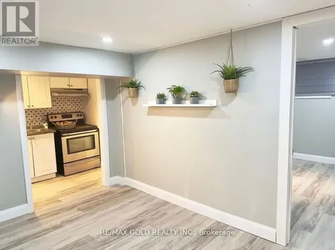 156 Mooregate Crescent Kitchener ON N2M 2G1