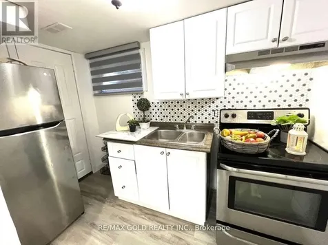 156 Mooregate Crescent Kitchener ON N2M 2G1