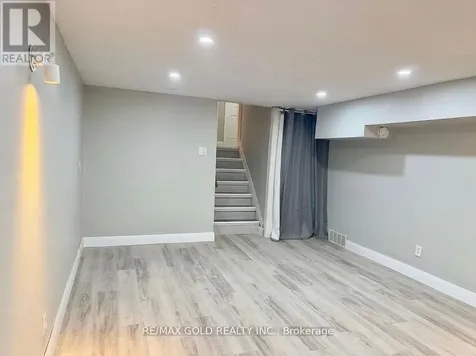 156 Mooregate Crescent Kitchener ON N2M 2G1
