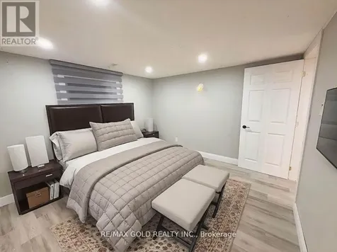 156 Mooregate Crescent Kitchener ON N2M 2G1