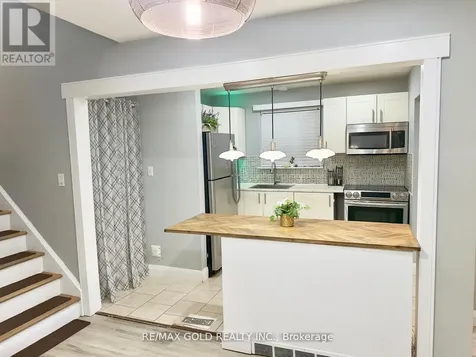 156 Mooregate Crescent Kitchener ON N2M 2G1