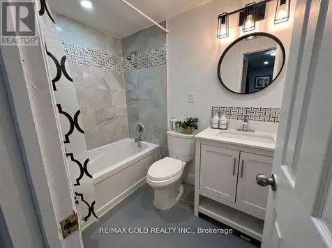 156 Mooregate Crescent Kitchener ON N2M 2G1