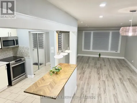 156 Mooregate Crescent Kitchener ON N2M 2G1