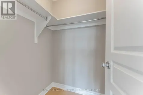 424 Cooks Mill Crescent Ottawa ON K1V 2M9