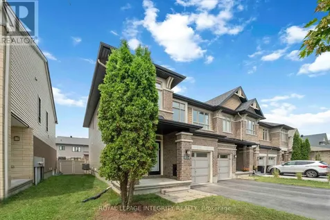424 Cooks Mill Crescent Ottawa ON K1V 2M9