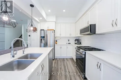324 Equestrian Way Cambridge ON N3E 0C1